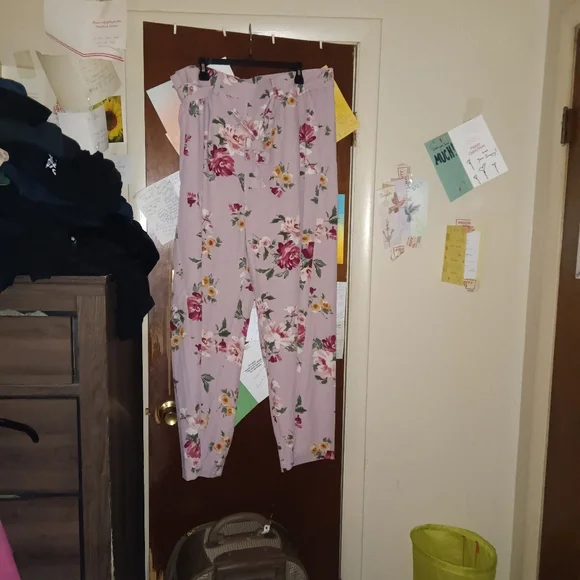 TORRID high waisted floral trousers  🆕 - Picture 3 of 10